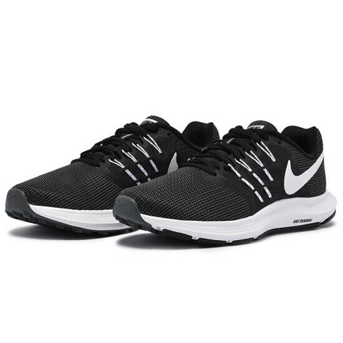 nike swift run trainers
