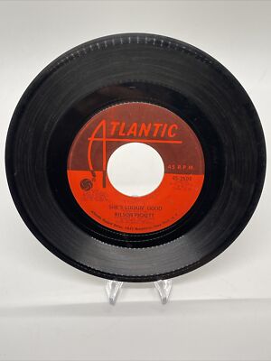 Wilson Pickett   She's Lookin' Good / We've Got To Have Love 45 RPM RECORD 