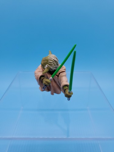 STAR WARS 2004 YODA HASBRO LFL 2 INCH FIGURE. * With 2 right arms* - Picture 2 of 5