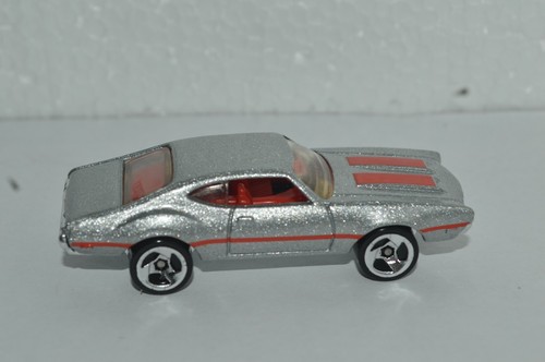 1993 Hot Wheels Olds 442 W-30 60's Muscle Cars 5 Pack 1:64 Malaysia Diecast - Picture 2 of 12