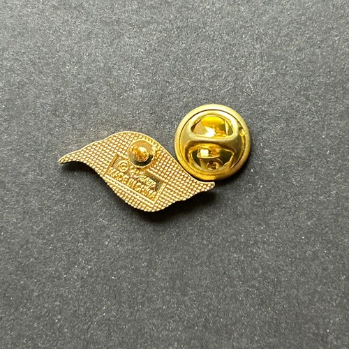 DCL - Cast Member Mickey Wave Disney Pin 852 - Picture 2 of 2