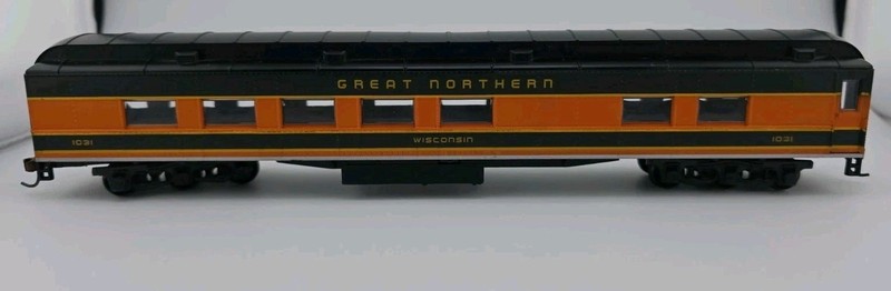 Athearn HO Scale Passenger Diner Car Great Northern Wisconsin #1031