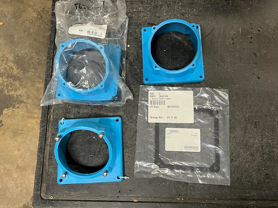 Lot of 3 Meltric 515M3 Angle Adapter 30 Degree Poly Blue Size 5 New MN STOCK