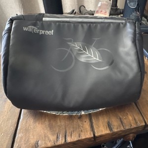 Bike Waterproof Handlebar Bag Bicycle Front Basket Pack With Touch Screen Phone