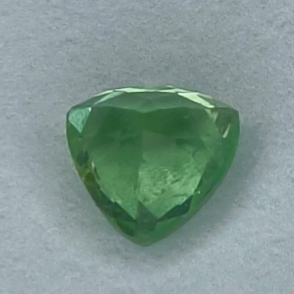 MARAVILLOSO KORNERUPINE NATURAL 0,17 quilates. Foto 4 de 4