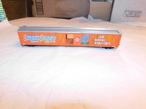 Walthers HO Gauge. Great Circus Train James Strate Shows Stock Car #44