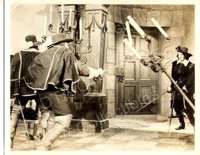 MAUREEN O'HARA-SONS OF MUSKETEERS-CANDLE-8x10 VF