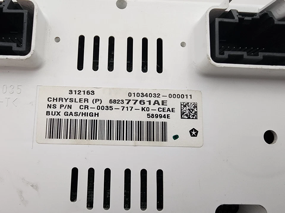 Cuadro de instrumentos Jeep Compass Patriot 2016-2017 KM/H OEM Mopar 68237761AE Foto 2 de 4