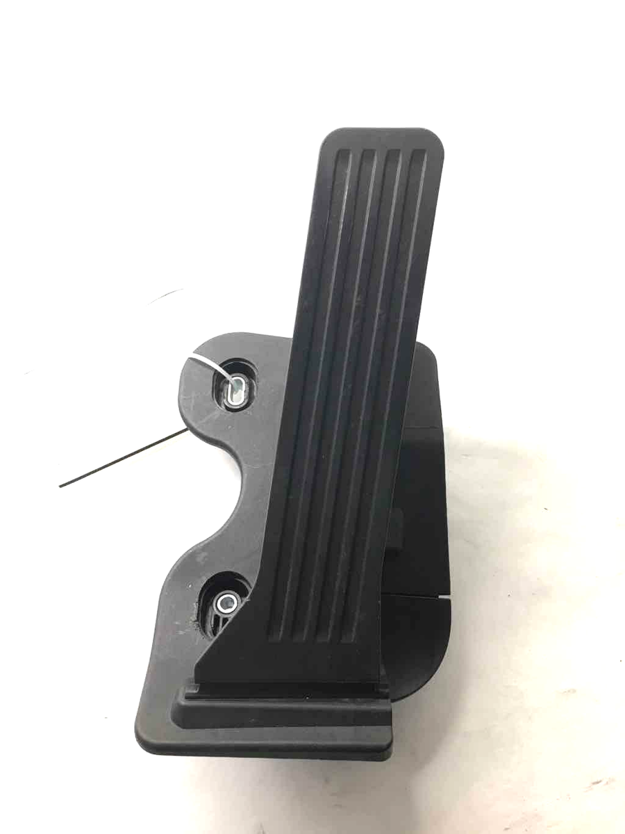 2014 - 2018 MAZDA 3 Accelerator Gas Pedal with Position Sensor
