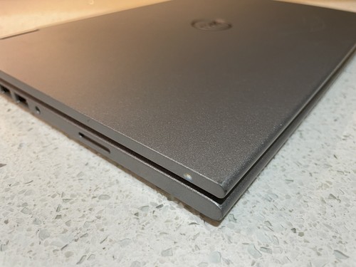 Dell Inspiron 11 Series 3000, 11.5-inch i3 4030U,, Convertible Touchscreen - Picture 8 of 12