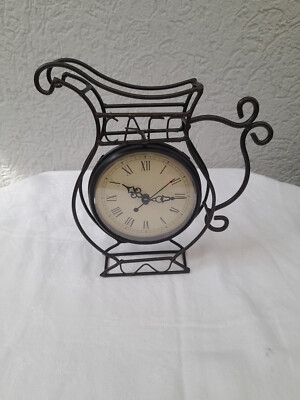 hübsche Quartz Uhr pajoma in Kannenform ''Cafe''