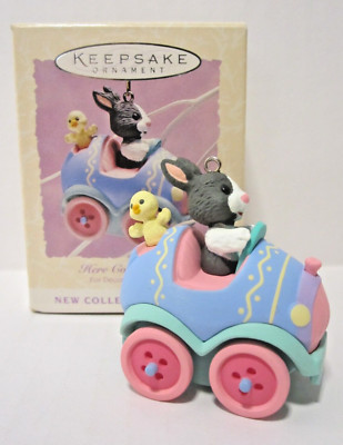 Hallmark Vintage 1994 Here Comes Easter 1st in Series Ornament B38