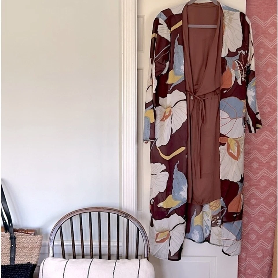 Espanador marrom chiffon padrão floral neutro Nasty Gal NOVO - Imagem 2 de 4