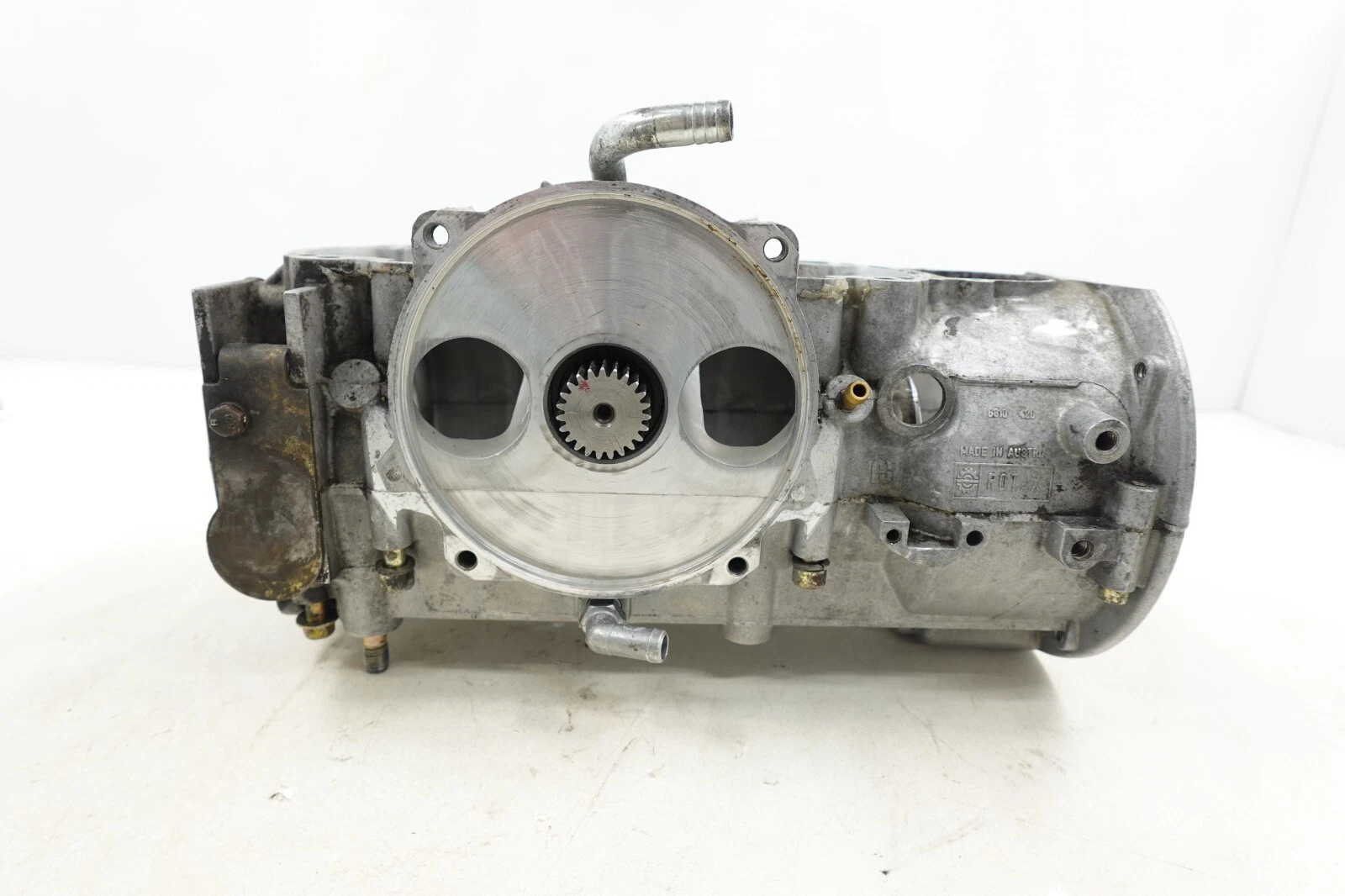 Ski-doo 670 Engine Motor Case Cases 420887516 MXZ Summit