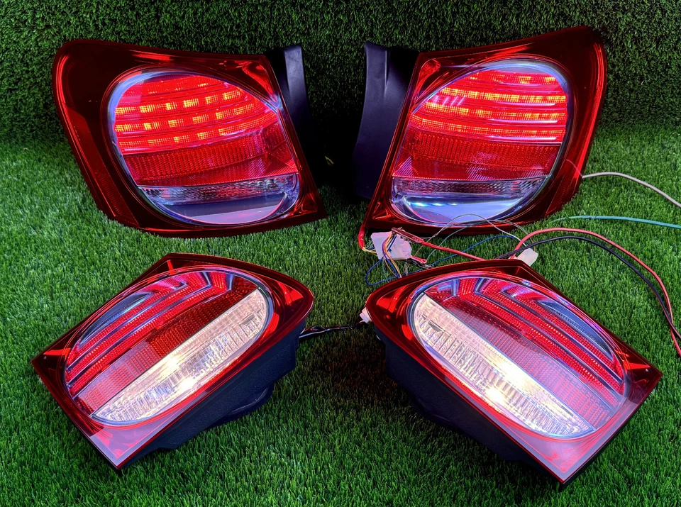 Juego completo de luces traseras LED híbridas Lexus GS350, GS450H 2006-2011 OEM usadas Foto 2 de 4
