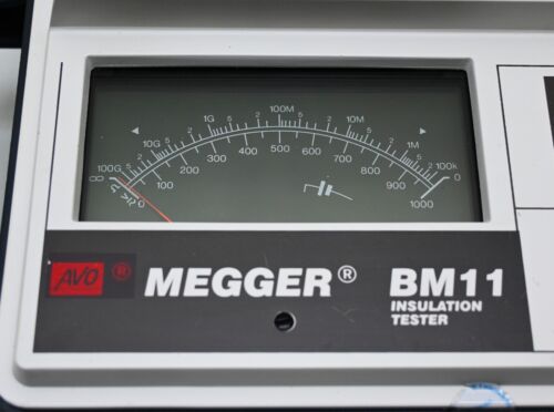 AVO MEGGER BM-11 Insulation Tester - Picture 4 of 18