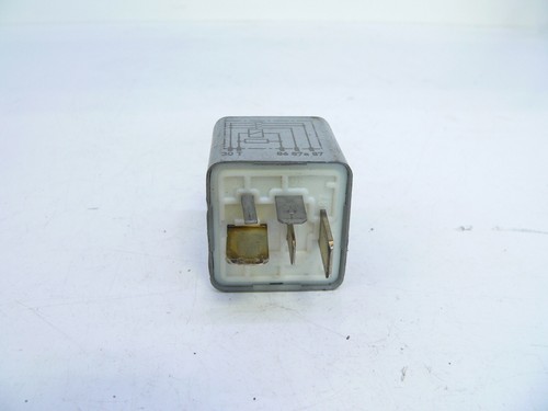 VOLKSWAGEN VW PASSAT B5 RELAY TRANSMITTER RELAIS 4D0951253
