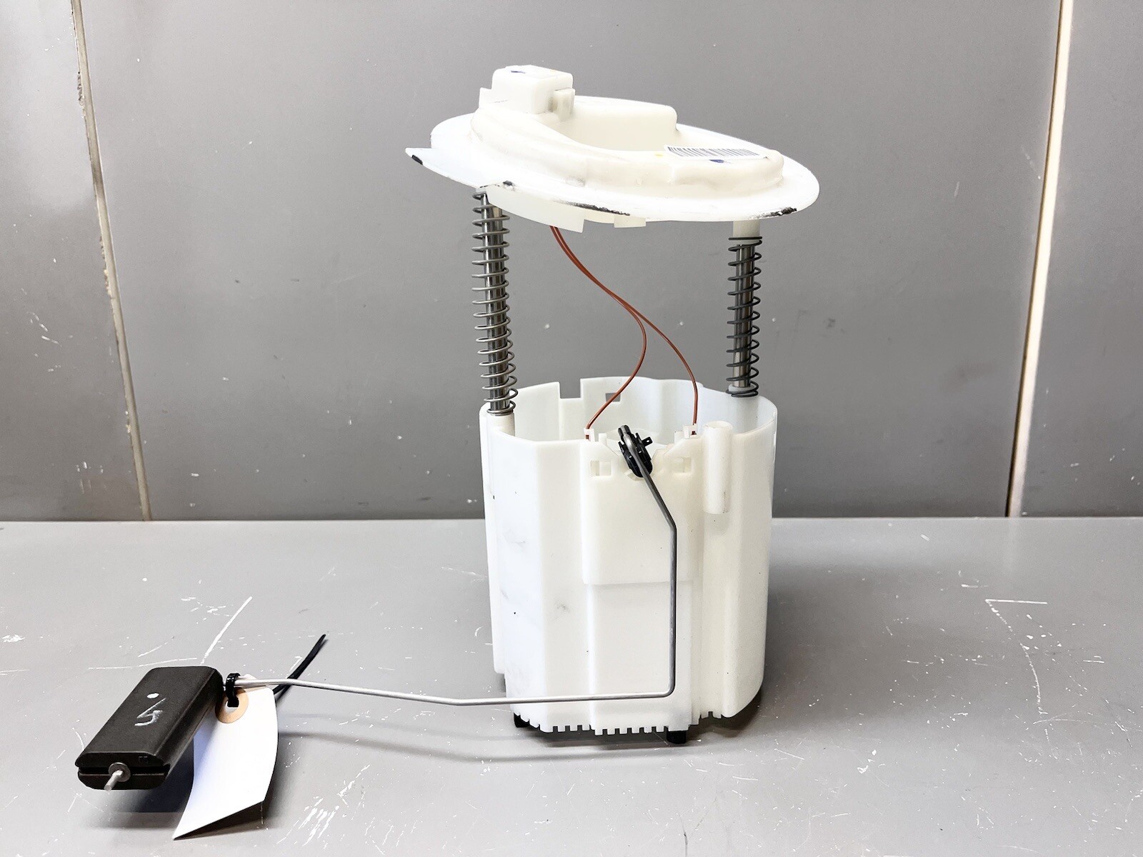 ⭐️2014-2020 MASERATI GHIBLI 3.0L FUEL GAS PUMP CONTROL MODULE UNIT OEM 670003733