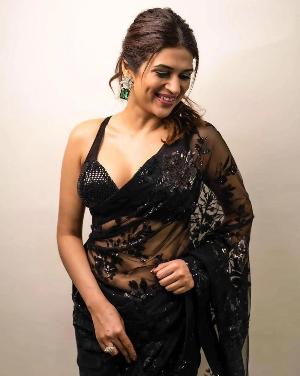 Sexy party style saree