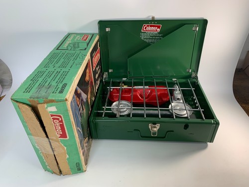 Stufa da campeggio vintage Coleman due fuochi 425E499 nuova mai accesa con scatola e manuale - Foto 2 di 24