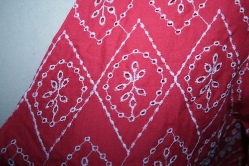 TALLA 16 DOROTHY PERKINS TOP BORDADO ROSA Y BLANCO - Imagen 2 de 4