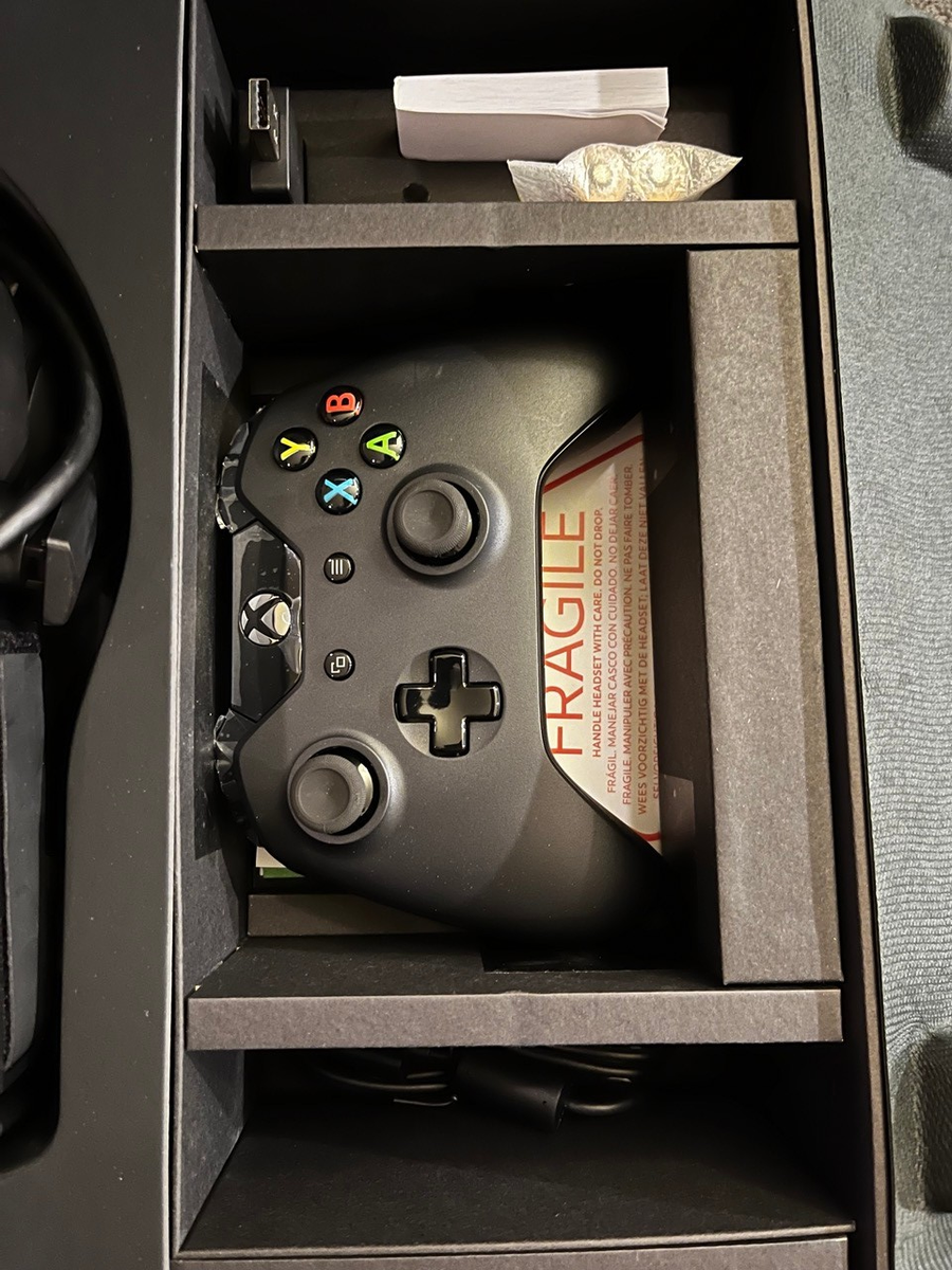 Oculus Rift CV1 VR - Full Original Set w/XBOX Controller