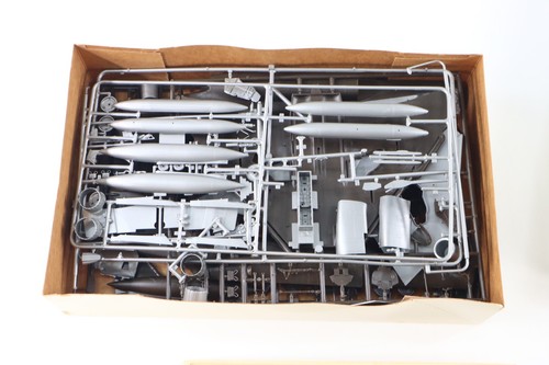 ESCI 1/48 McDonnel Douglas F-4E Phantom II USAF Long-Nose Gun Fighter Modellbausatz - Bild 7 von 7