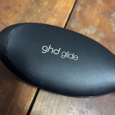 GHD Glide Smoothing Hot Brush In Black Euro Plug needs an adapter see pics