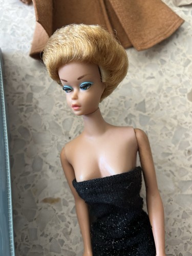 Vintage Fashion Queen Barbie Mattel custodia, vestiti, parrucche, bambole, accessori - Foto 10 di 12