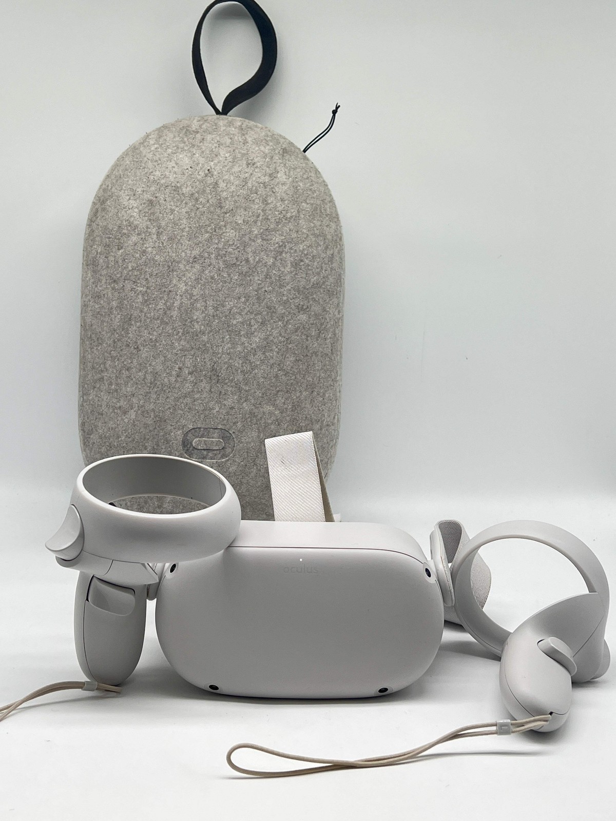 Oculus Meta Quest 2 128GB VR Headset - For Parts (Read)