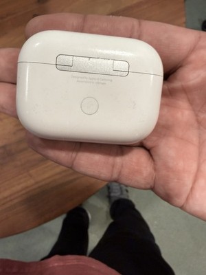 AirPods Pro 2nd Generation MagSafe Charging Case White, USB-C, Noise-Cancelling