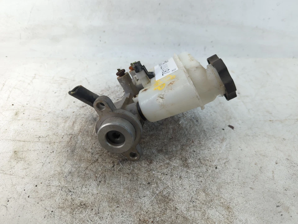 Cilindro maestro de freno Oldsmobile Aurora 1995-1999 F34OS Foto 2 de 4