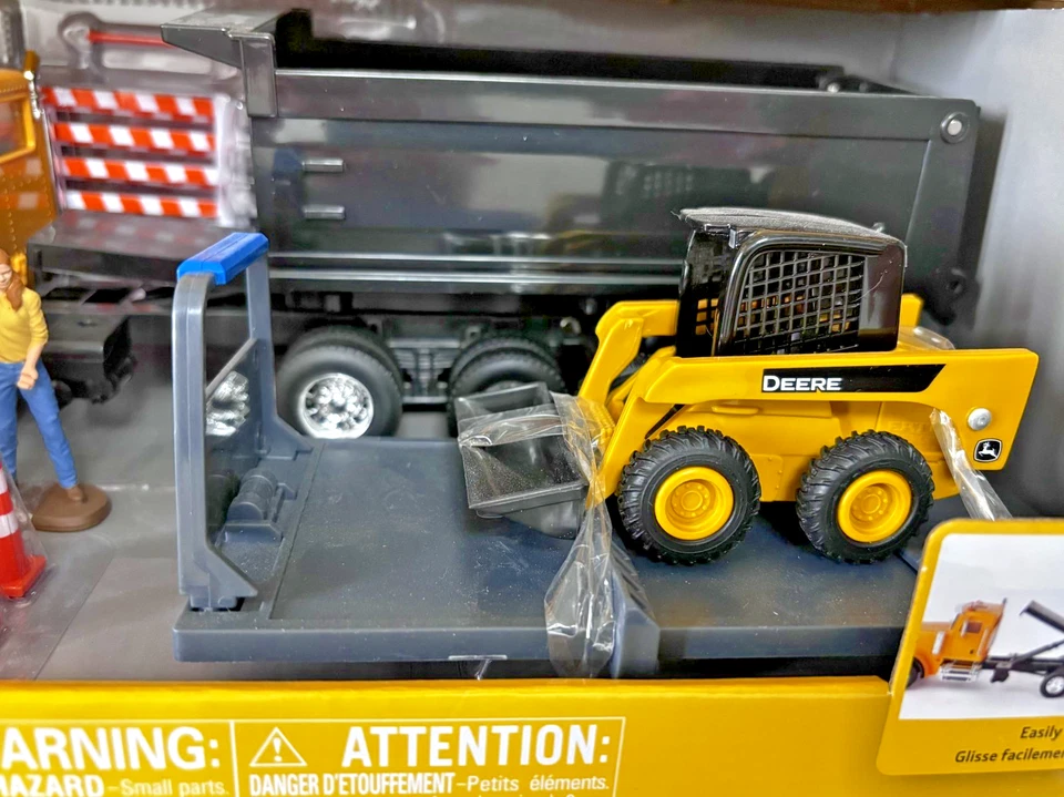 1/32 约翰迪尔施工开关 'N 加载玩具套装 - LP85797 全新带盒 — 第 4/4 张图片