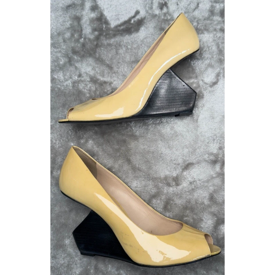 Pour La Victoire Tan Patent Leather Open Toe Wedge Wooden Heel Womens Size 10 - Image 3 of 4