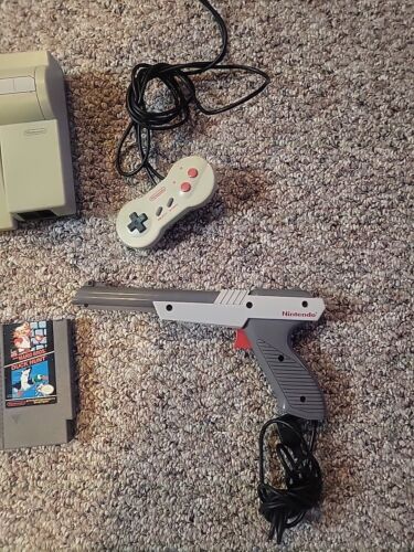 Consola Nintendo NES Top Loader con mando Mario Bros Duck Hunt Zapper ¡MIRA! - Imagen 3 de 10