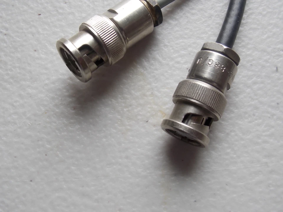 WAVETEK RB FILTER W/AMPHENOL 31-224 & 74868 UG C/U COAXIAL ADAPTERS - Image 3 of 3