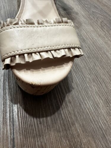 Kate Spade Tomas Ruffle Platform 3” Wedge Sandals Size 7.5M Nude Beige Leather - Picture 14 of 14