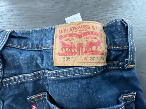 Levi's 505 Herrenjeans Größe 32x34 entspannte gerade Passform dunkelblau gewaschener Denim - Bild 6 von 6