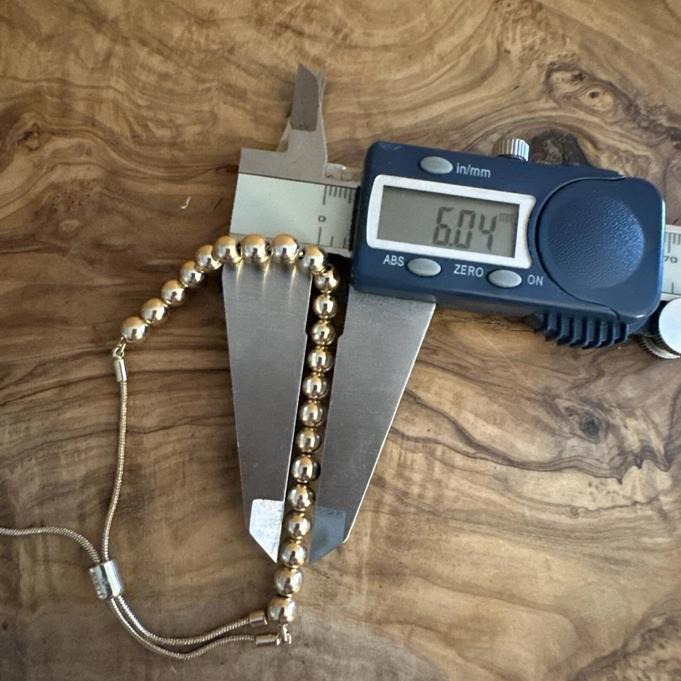 Pulseira J Crew 6mm tom dourado com miçangas bola deslizante ajustável - Imagem 2 de 4