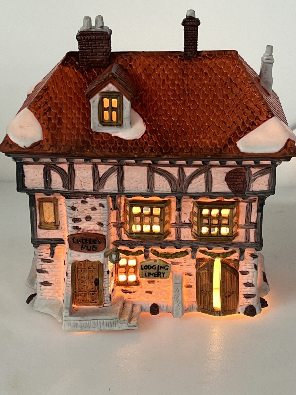 Dept 56 Dickens Village Tuttle's Pub 1986 with Light and Cord