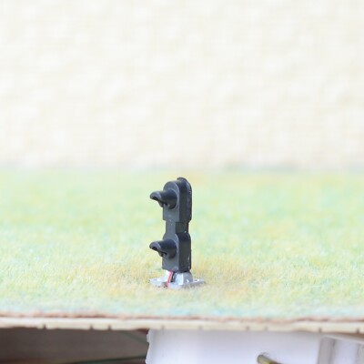 2 x HO scale dwarf searchlight signal ground 2 targets GRS SA-1 tri-colors #DT2