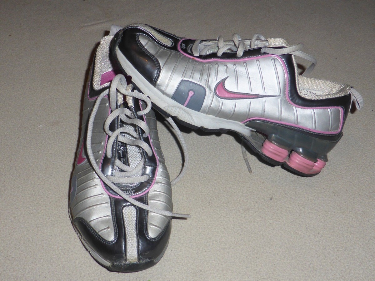 NIKE SHOX 050608 SHOES SIZE 8 RUNNING WOMANS WHITE SILVER