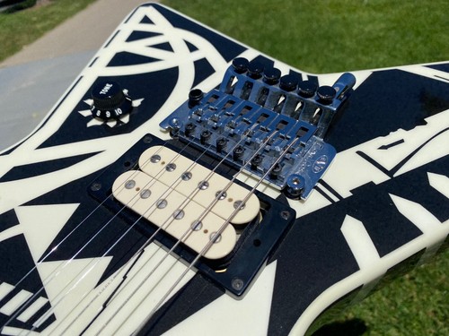 2014 EVH Stripe Series Star - Black and White - Floyd Rose & D Tuna - Picture 10 of 24