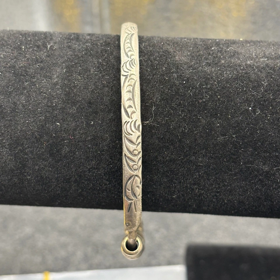 Vintage Western Silver Beaded Bangle Bracelet Etched Floral Design Boho Chic - Image 3 of 4