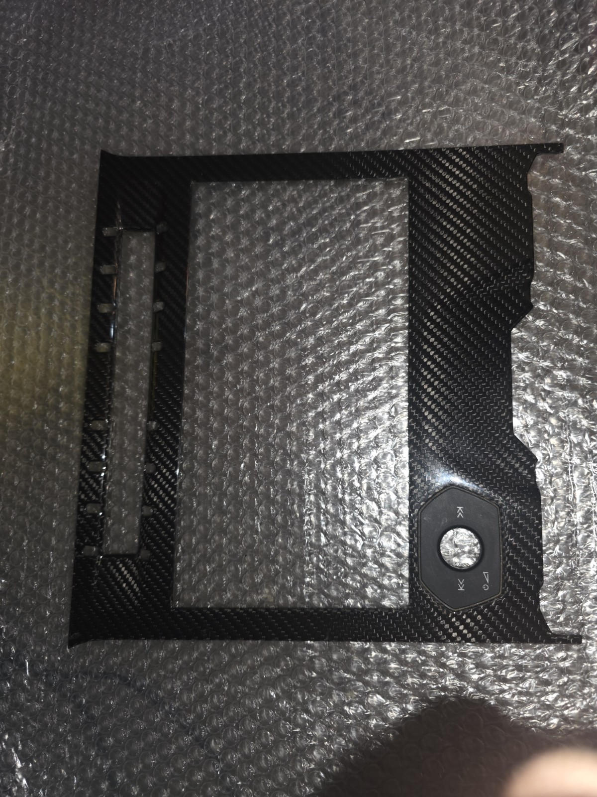 Lamborghini Urus Center Console Carbon Fiber Bezel Trim Panel 4ML857130C  OEM