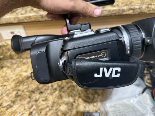 JVC GR-HD1U Compact CCD HD Mini-DV Camcorder Package With Many Extras Tested - Picture 6 of 13