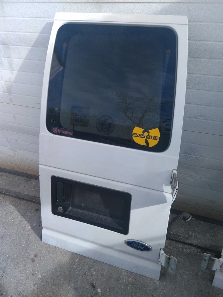 Used Right Rear Cargo Door Assembly Back fits: 2007 Ford E150 VAN w/window Right Foto 2 de 4