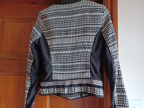 Schöne Damenjacke H&M gewebt UK Größe 8/EU 36/US 6 Reißverschluss vorne schwarz/weiß - Bild 6 von 7