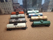 8 HO Scale Assorted Single Dome Tanker Cars All With Couplings Free Shipping 
