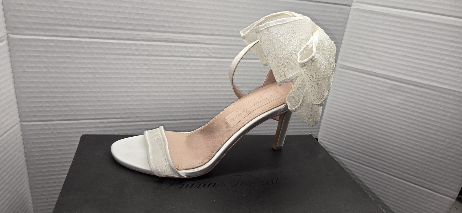 Pnina Tornai Naturalizer Shoes Womens Size 8.5 White Amour Bow Heels I6401F1100